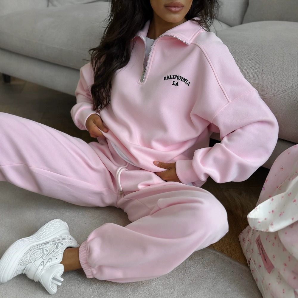 Embroidery Style - Spor Tarzı Harf İşlemeli Kapüşonlu Üst